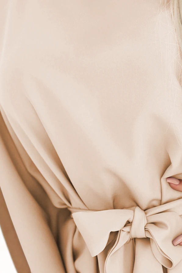 Sukienka motyl z wiązaniem w pasie - CIEMNY BEŻ